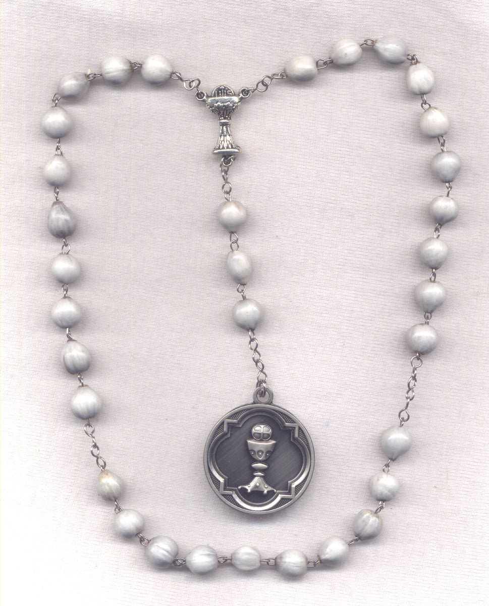 Job Vintage Job\'s Tears Rosary Beads St.‎ Jude & Blessed Sacrament Medals Creed main image 1